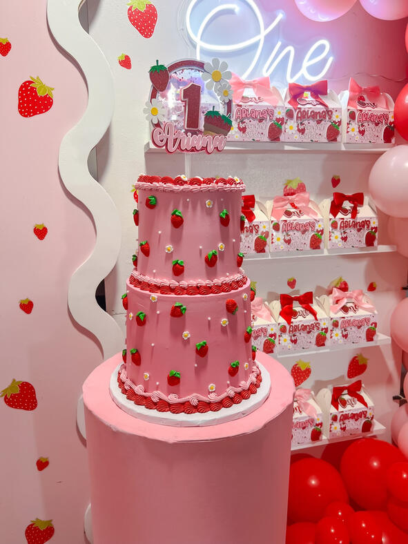 Coordinated party styling with balloon accents
